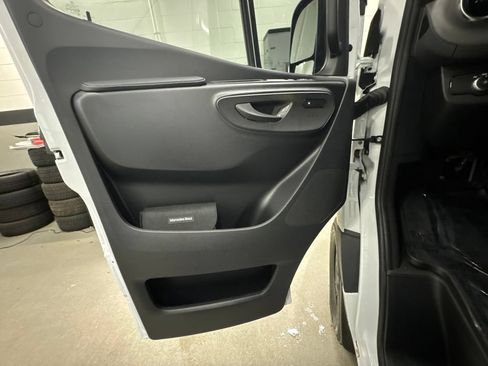 Used 2026 Mercedes-Benz Sprinter 2500 image 25