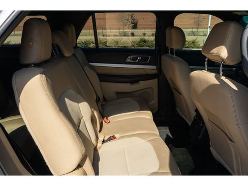 Used 2017 Ford Explorer XLT image 16