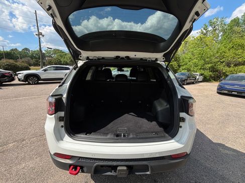 Used 2025 Jeep Compass Trailhawk w/ Trailer Tow Group AWD/4WD image 29