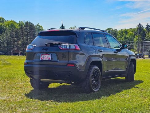 Certified 2022 Jeep Cherokee Latitude w/ Sun & Sound Group AWD/4WD image 3