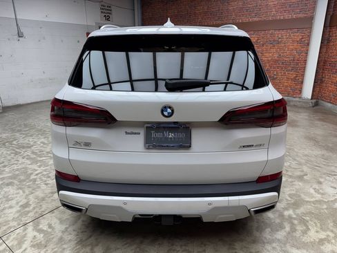 Used 2022 BMW X5 xDrive40i w/ Premium Package AWD/4WD image 4