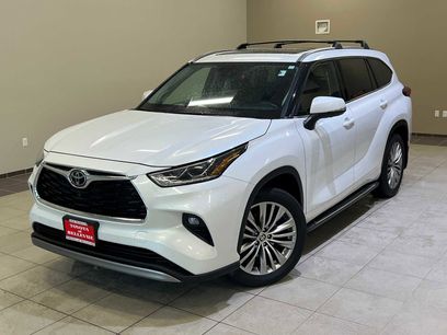 Certified 2022 Toyota Highlander Platinum