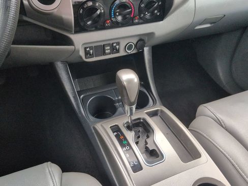 Used 2013 Toyota Tacoma 4x4 Double Cab w/ Limited Pkg image 18