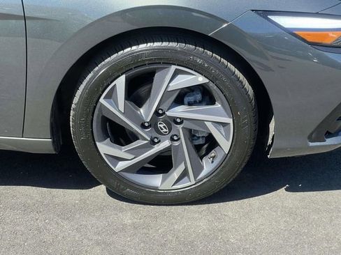 Certified 2025 Hyundai Elantra SEL FWD image 7