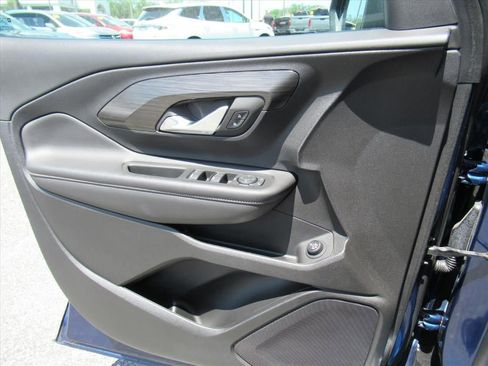 Used 2022 GMC Terrain SLE w/ Driver Convenience Package FWD image 18
