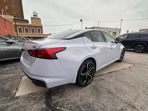Certified 2024 Nissan Altima 2.5 SR w/ SR Premium Package FWD image 7