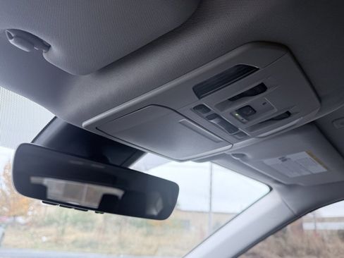 Used 2024 Toyota Highlander XLE image 21