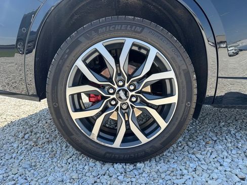 Certified 2023 Cadillac XT6 Sport w/ Technology Package AWD/4WD image 14