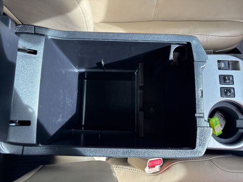 Used 2013 Toyota 4Runner Limited image 10