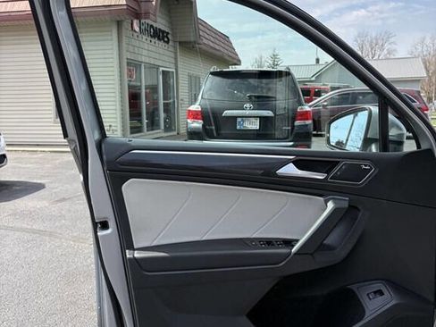 Used 2019 Volkswagen Tiguan S image 12