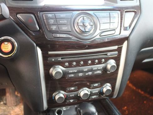 Used 2014 Nissan Pathfinder Platinum AWD/4WD image 19
