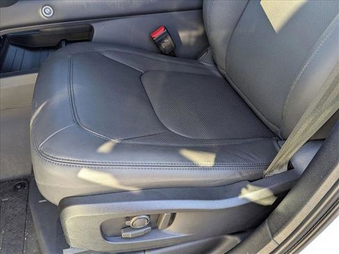 New 2025 Land Rover Defender 110 S image 4