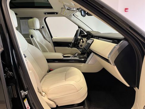 Used 2024 Land Rover Range Rover Long Wheelbase SE AWD/4WD image 41