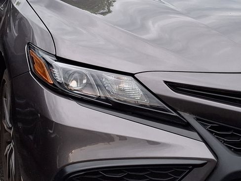 Used 2023 Toyota Camry SE w/ Cold Weather Package FWD image 7