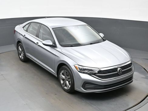 Used 2022 Volkswagen Jetta SE FWD image 39