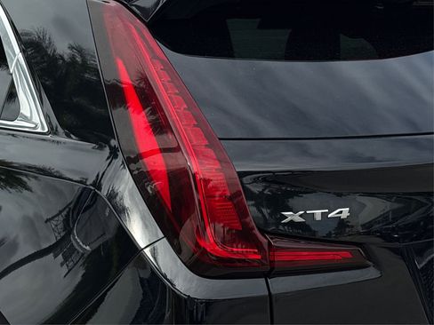 Certified 2023 Cadillac XT4 Luxury image 17