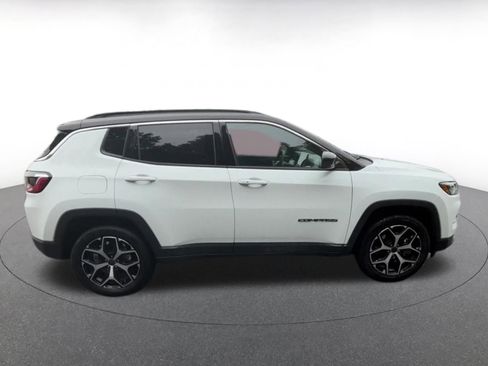 Used 2025 Jeep Compass Limited AWD/4WD image 16