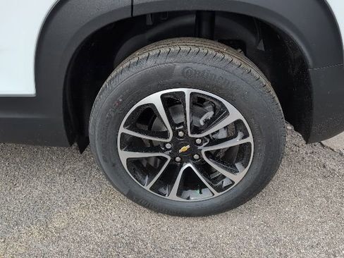 New 2026 Chevrolet TrailBlazer LT FWD image 3