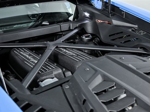 Used 2021 Lamborghini Huracan EVO RWD image 11