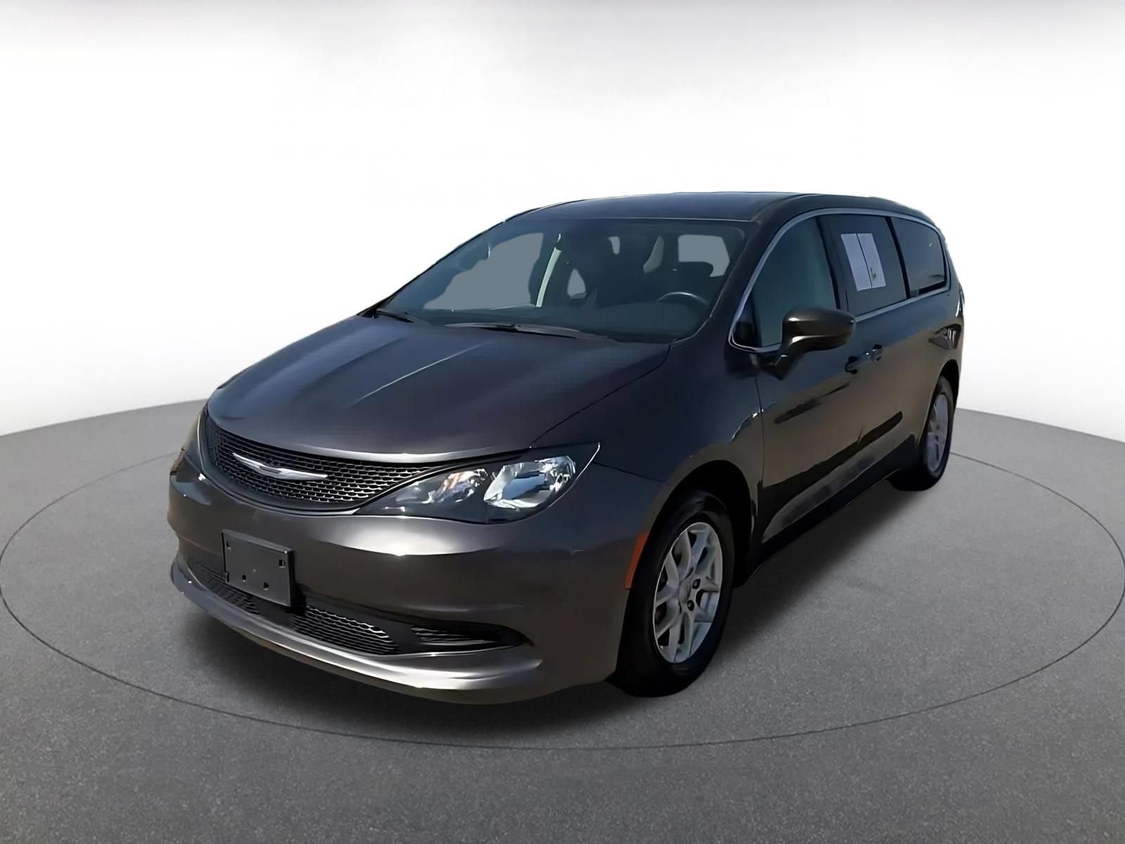 Used 2023 Chrysler Voyager LX FWD image 6