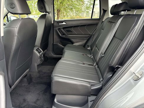 Used 2022 Volkswagen Tiguan SE image 22