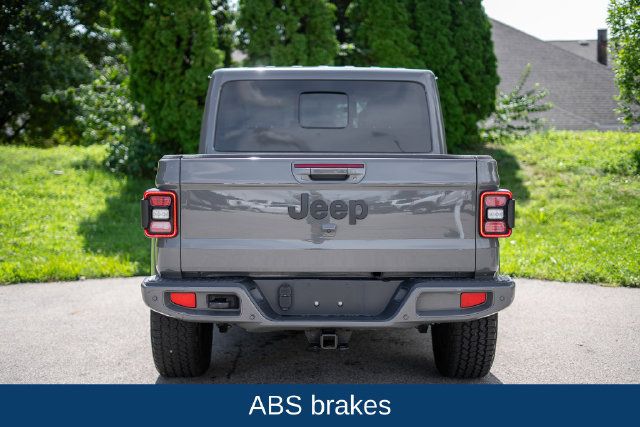 Used 2022 Jeep Gladiator Overland AWD/4WD image 6