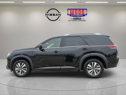 Certified 2025 Nissan Pathfinder SL AWD/4WD image 5