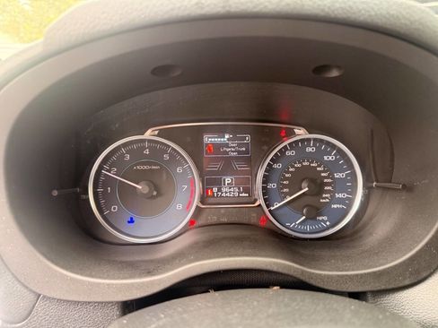 Used 2017 Subaru Crosstrek 2.0i Premium AWD/4WD image 14