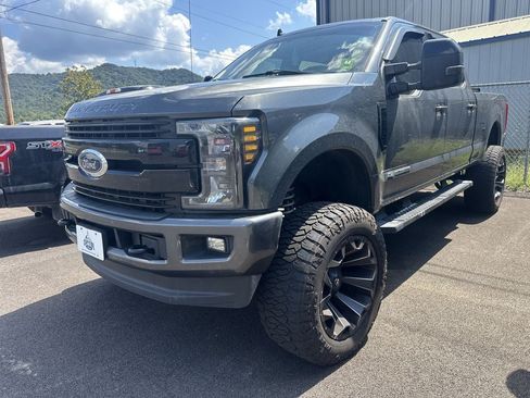 Used 2020 Chevrolet Silverado 2500 W/T AWD/4WD image 4