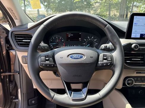 Used 2021 Ford Escape SE w/ Convenience Package FWD image 14