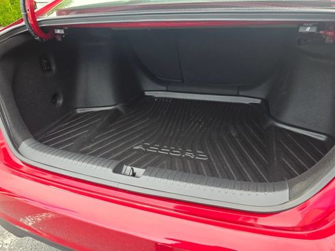 Certified 2025 Honda Accord SE image 17