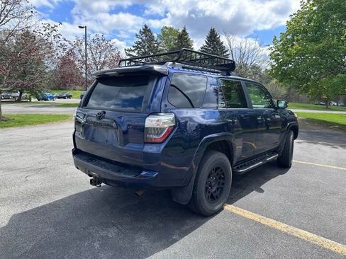 Used 2021 Toyota 4Runner Venture w/ Moonroof Package AWD/4WD image 3