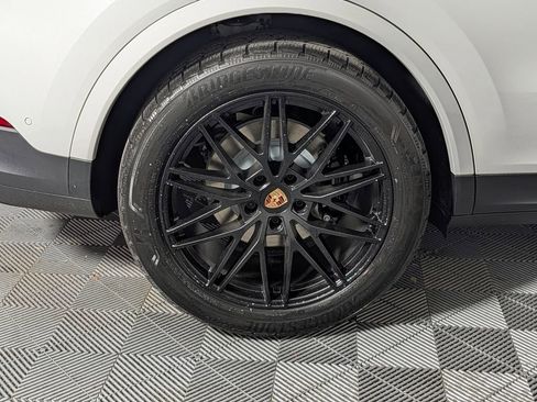New 2026 Porsche Cayenne S image 13