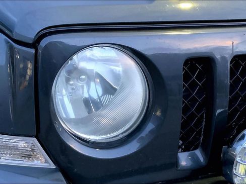 Used 2011 Jeep Patriot Latitude AWD/4WD image 25