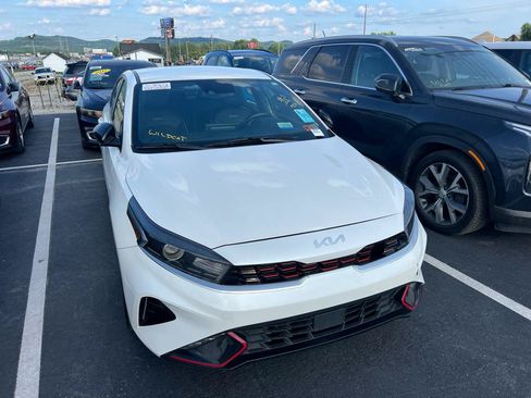 Used 2022 Kia Forte GT-Line w/ GT-Line Technology Package FWD image 2