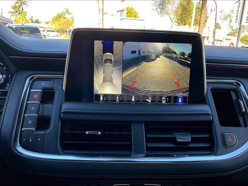 Used 2022 Chevrolet Tahoe Z71 w/ Luxury Package image 13