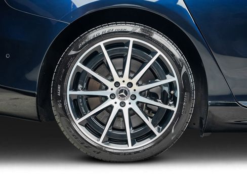 Used 2022 Mercedes-Benz EQS 580 4MATIC Sedan image 33