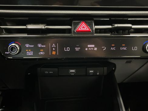 Used 2025 Kia Niro FWD image 18