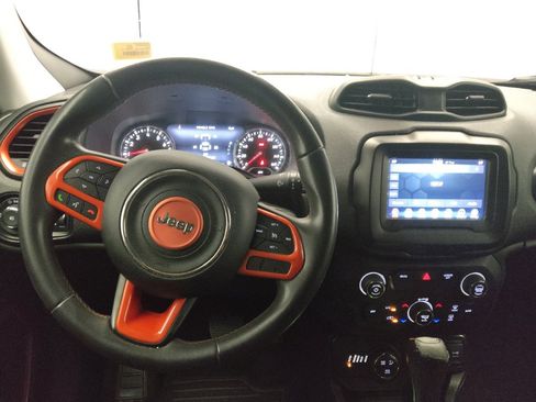 Used 2020 Jeep Renegade Trailhawk AWD/4WD image 22