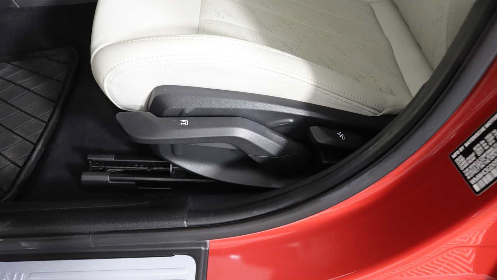 Used 2026 MINI Cooper 4-Door Hardtop FWD image 18