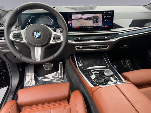 Used 2026 BMW X7 xDrive40i w/ M Sport Package image 12