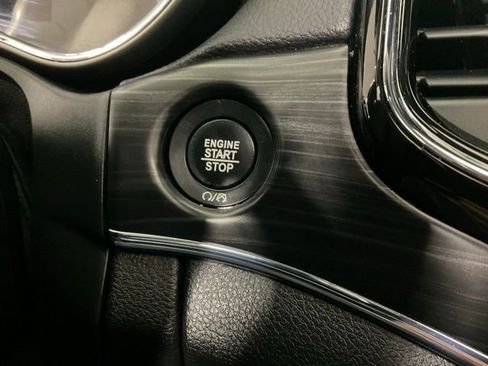 Used 2020 Jeep Grand Cherokee Limited w/ Luxury Group II image 17