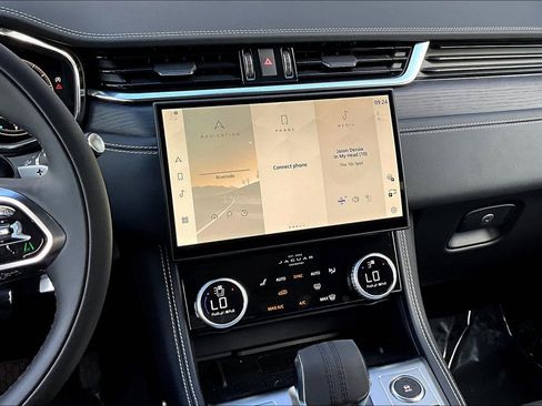 New 2026 Jaguar F-PACE R-Dynamic S image 7