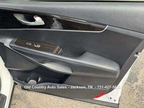 Used 2020 Kia Sorento LX image 22