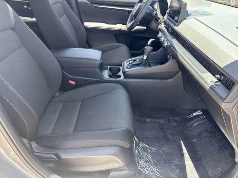 Certified 2024 Honda CR-V EX image 9