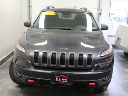 Used 2016 Jeep Cherokee Trailhawk w/ Comfort/Convenience Group image 2