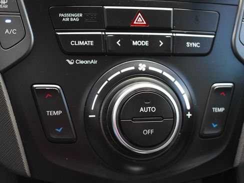 Used 2017 Hyundai Santa Fe SE AWD/4WD image 28