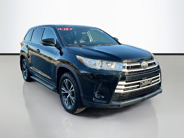 Used 2018 Toyota Highlander LE AWD/4WD image 2