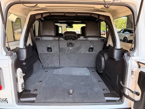 Used 2024 Jeep Wrangler Unlimited Sahara AWD/4WD image 8