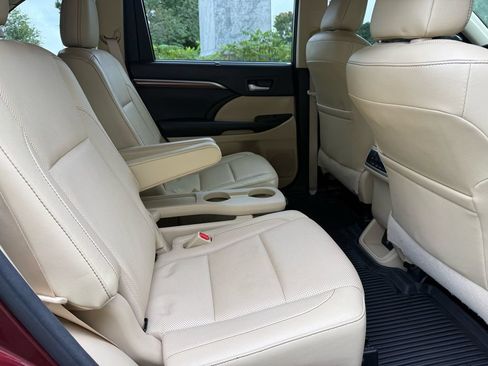 Used 2017 Toyota Highlander Limited AWD/4WD image 43